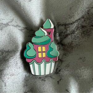 Disney | Castle Cupcake Pin